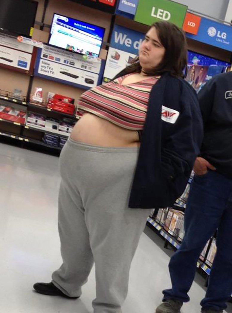 women-in-walmart-4.jpg