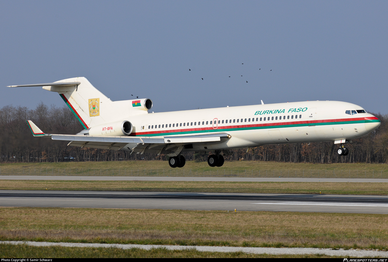 xt-bfa-government-of-burkina-faso-boeing-727-282arewl_PlanespottersNet_374035.jpg