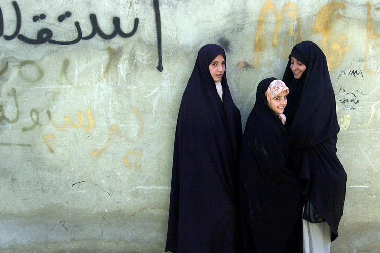 iran_chadors.jpg