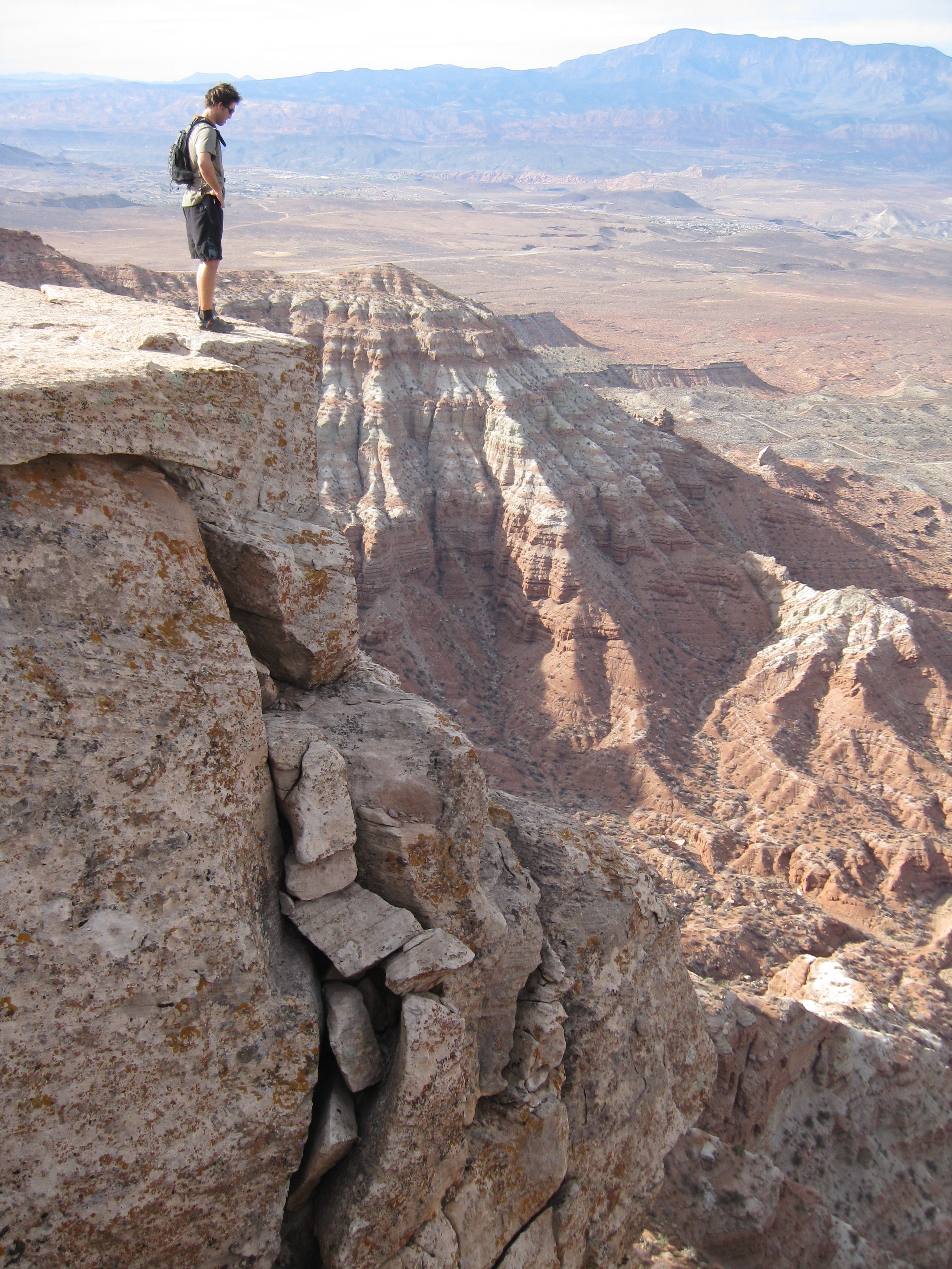 utah-016-eric-at-the-precipice.jpg