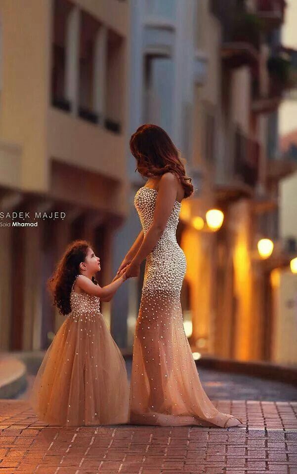297415a73d19fe33cbb6723ee083f51c--flower-girls-a-flower.jpg