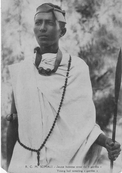 Somali warrior | Preto e branco, Preto, Inspiração