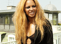 tumblr_mum208JoKn1r6qguso6_250.gif