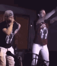 papesnupi-gay-guy-dancing.gif