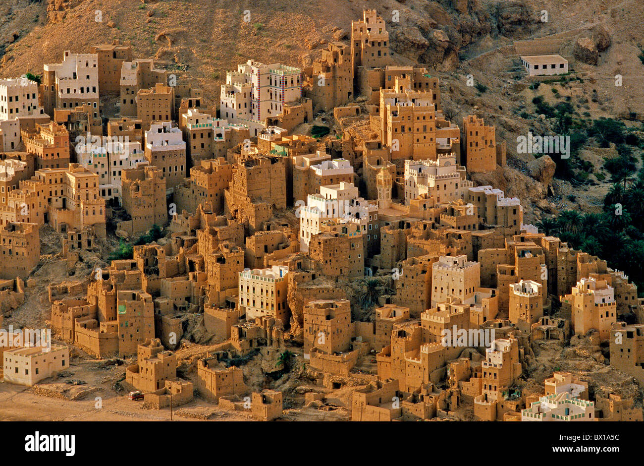 wadi-boqschan-hadramaut-yemen-arabia-orient-canyon-village-desert-BX1A5C.jpg