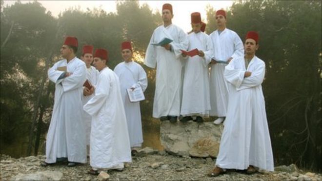 _50564773_samaritanssinging.jpg