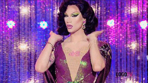 giphy.gif