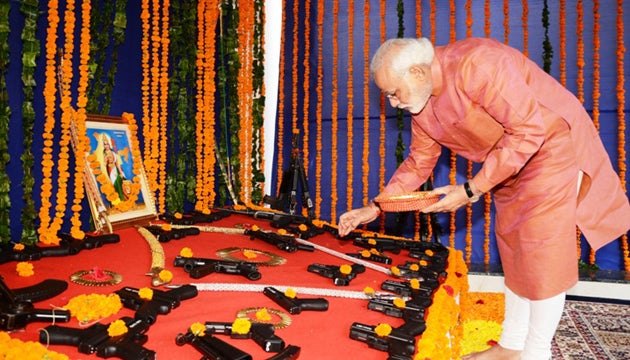 Weapon-worship-in-India-7.jpg