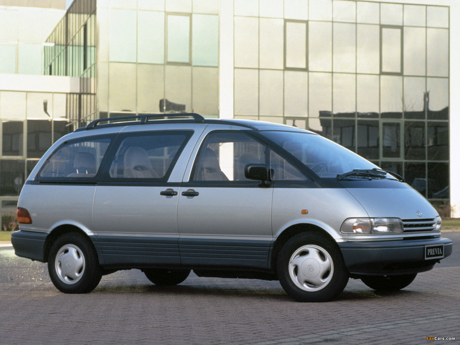 toyota_previa_1990_wallpapers_1.jpg