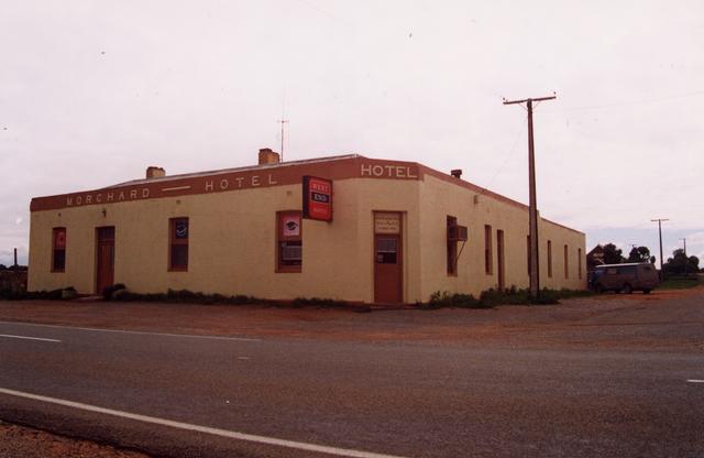 pub_5804.jpg