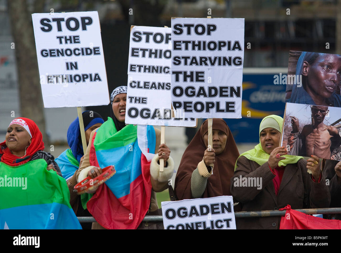 ethiopia-protest-in-parliament-square-6-12-nov-2008-B5PKMT.jpg
