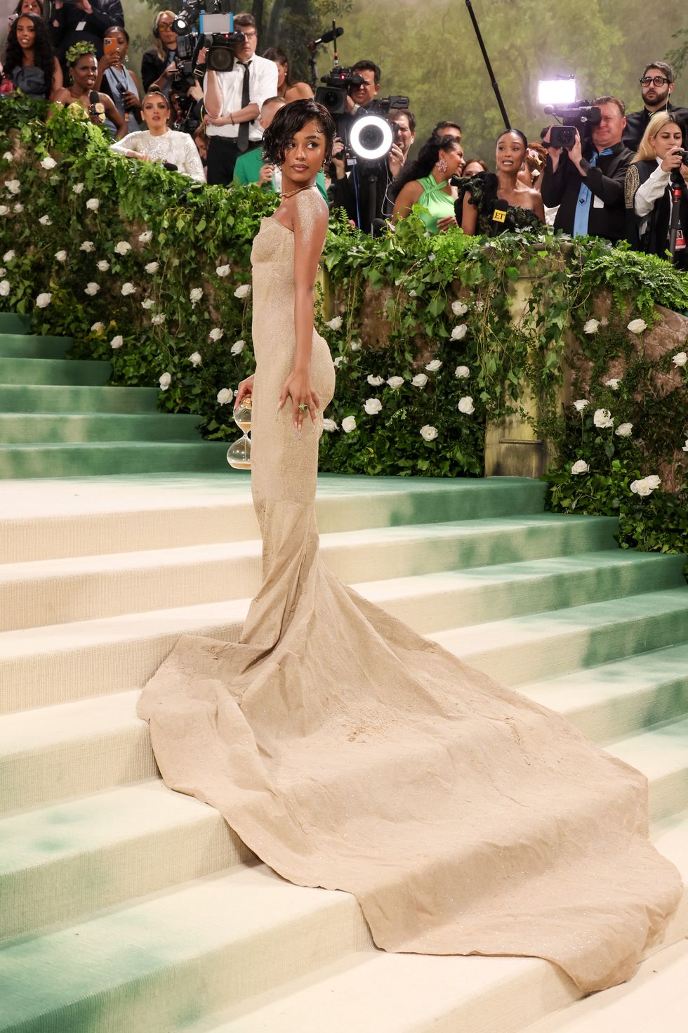 Tyla Makes Her Met Gala Debut in a Full Body-Cast Gown and New Bob Haircut