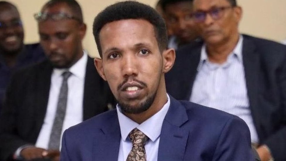 Waa kuma Yaasiin Farey: Seddax Arrimood ka ogow 'xildhibaanka' NISA  hoggaamiya - BBC News Somali