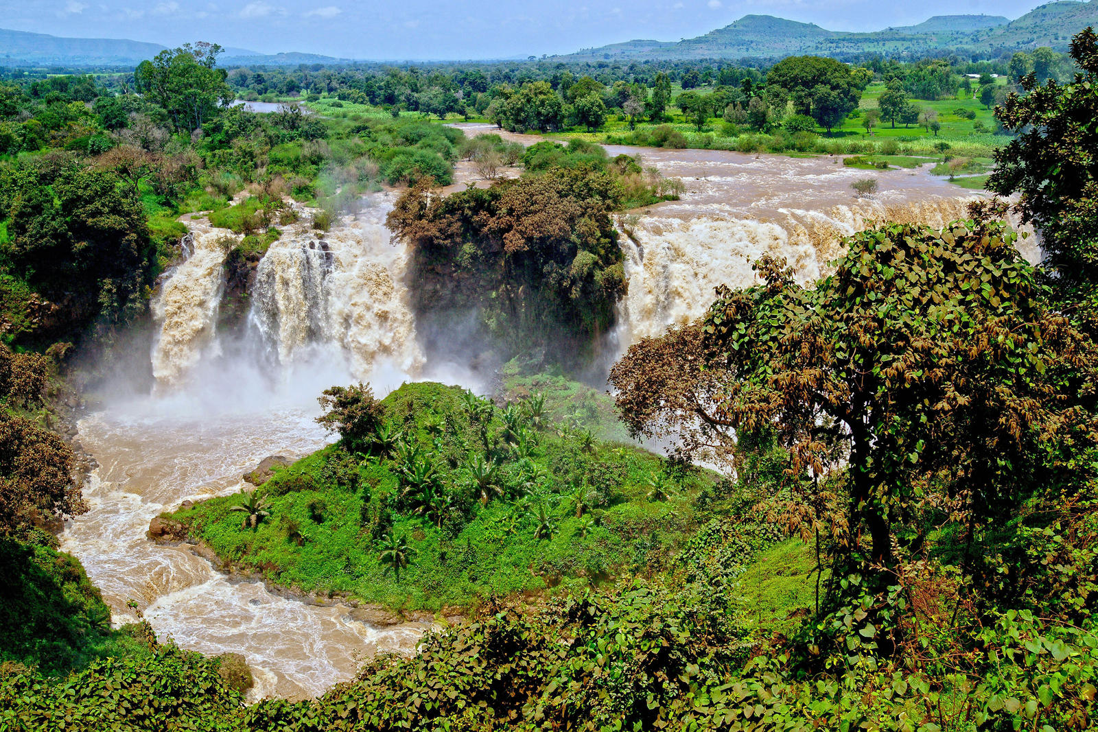 blue_nile_falls__2_by_citizenfresh-d5j2y1s.jpg