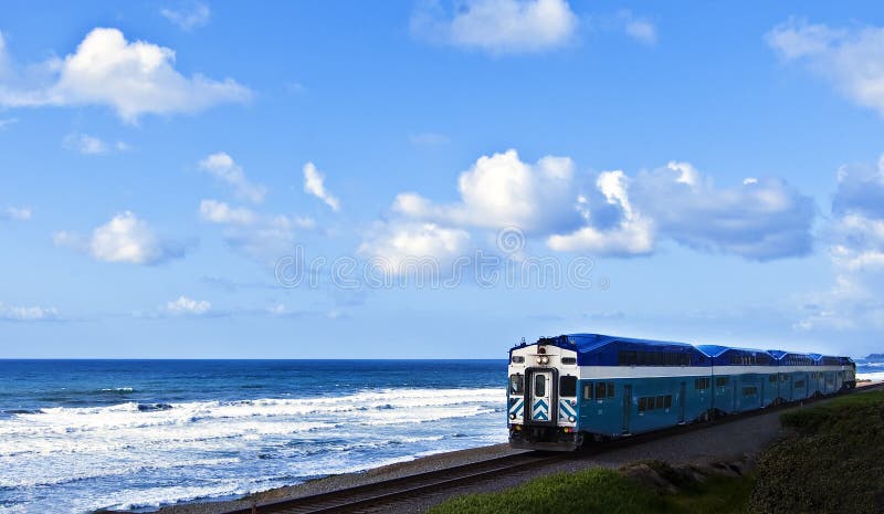 train-ocean-cliff-california-12002668.jpg