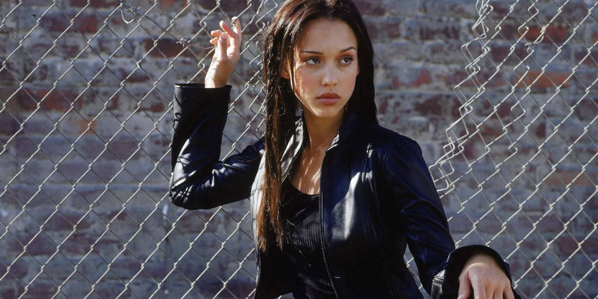 Jessica-Alba-fence-Dark-Angel.jpg