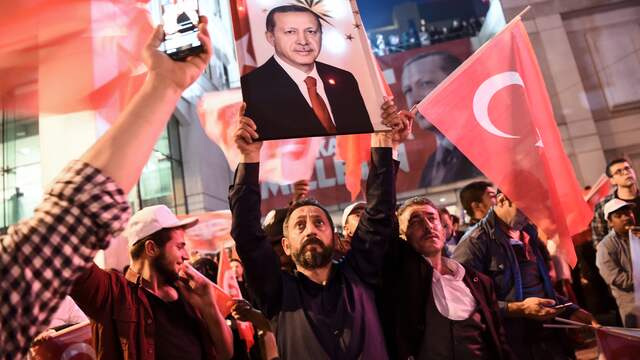 nipte-meerderheid-turkije-stemt-grondwetswijziging.jpg