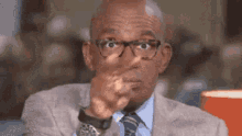 looking-stare.gif