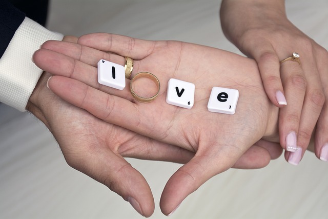 hands-1022212_640.jpg