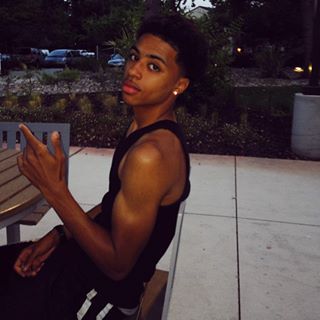 f98a9e233116e25679a3f150a9d15871--cute-boys-black-guys.jpg