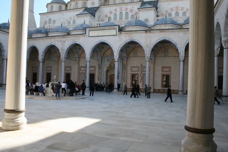 SabanciMosque_meyavuz_20081226_01.JPG