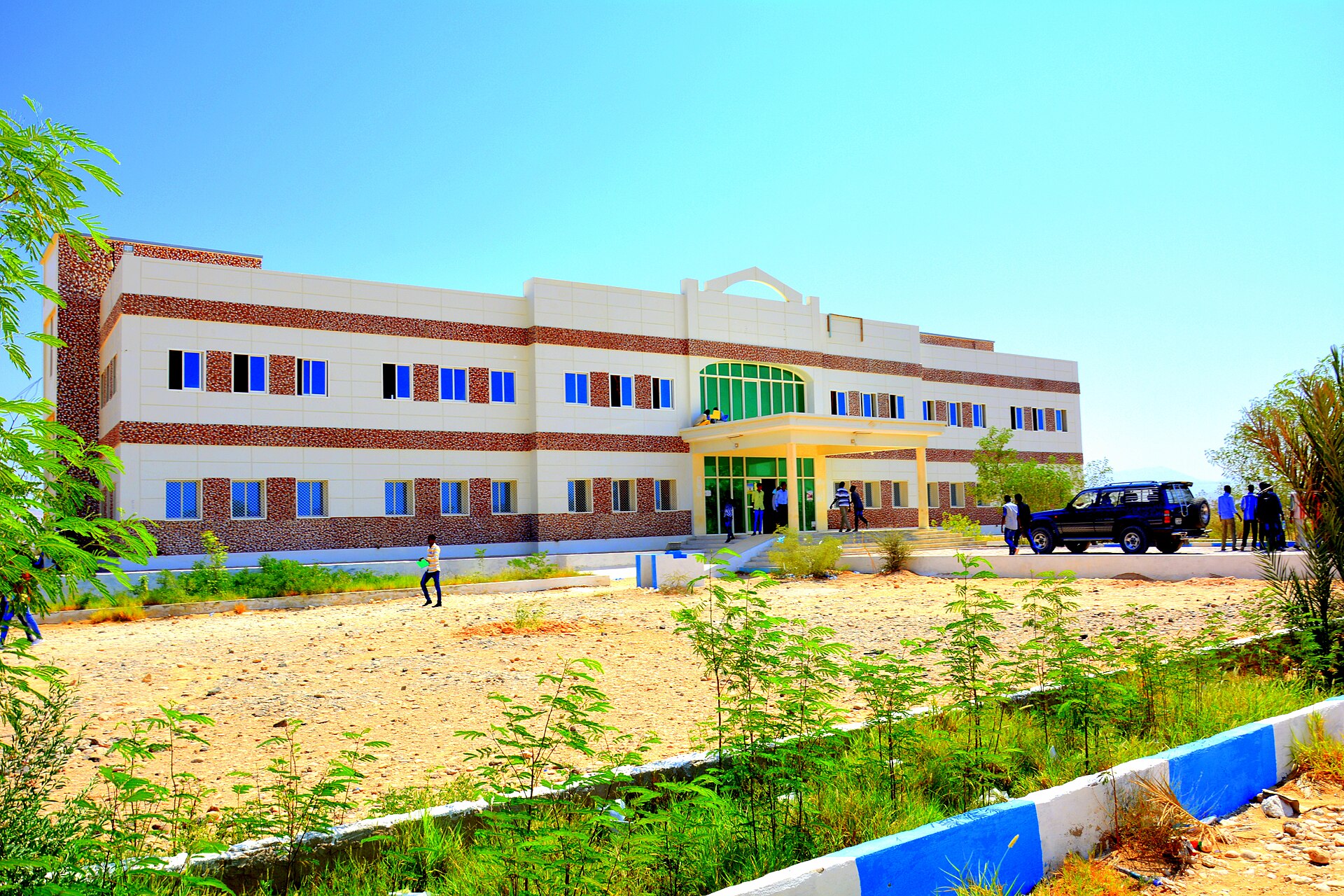 1920px-Eauniv.jpg