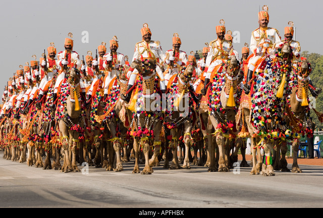 soldiers-of-the-indian-army-camel-corps-riding-down-the-raj-path-in-apfhbx.jpg