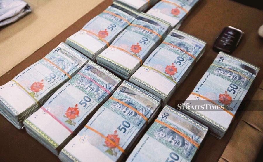 25ntMoney1_1563982471.jpg