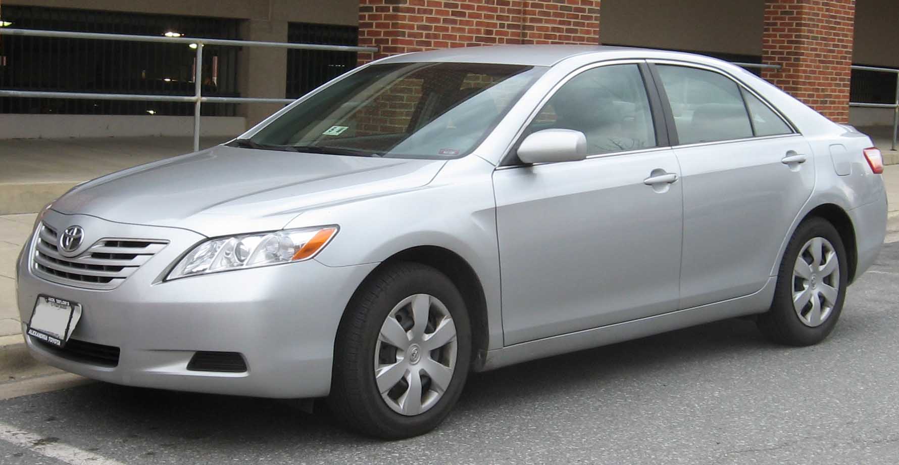 Toyota_Camry_LE.jpg