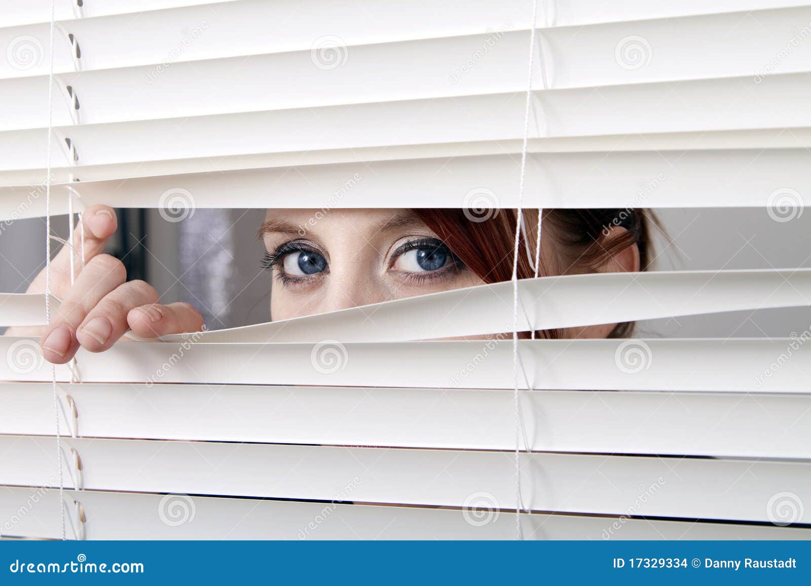 looking-window-blinds-17329334.jpg