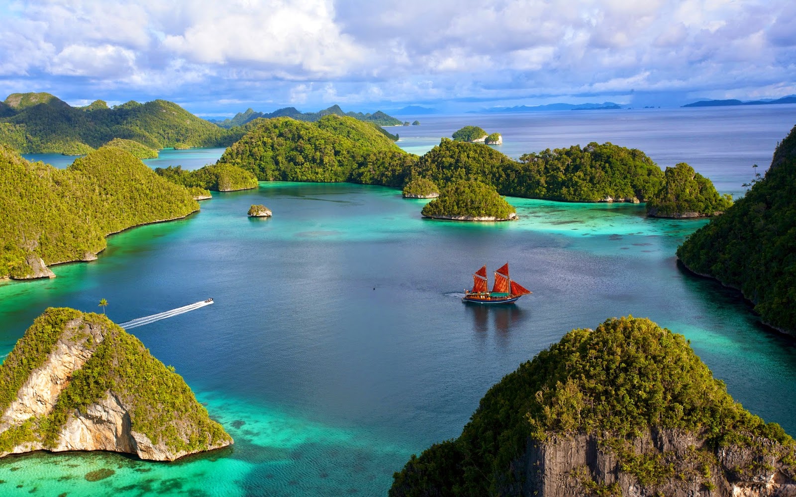 Indonesia-beautiful-islands-scenery-water-ship-blue-sky-clouds-sea_2560x1600%2B(1).jpg