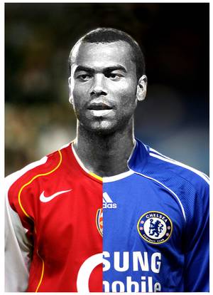 408306_408306_ashley_cole_statuie.jpg