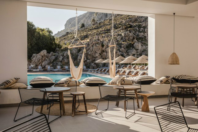 bohemian-hotel-design-on-greek-island-28.jpg