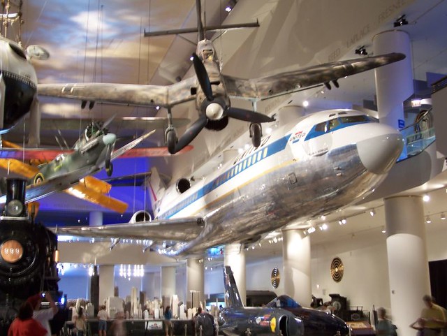 Airplanes hanging from ceiling | aircraft hanging in museum | Flickr