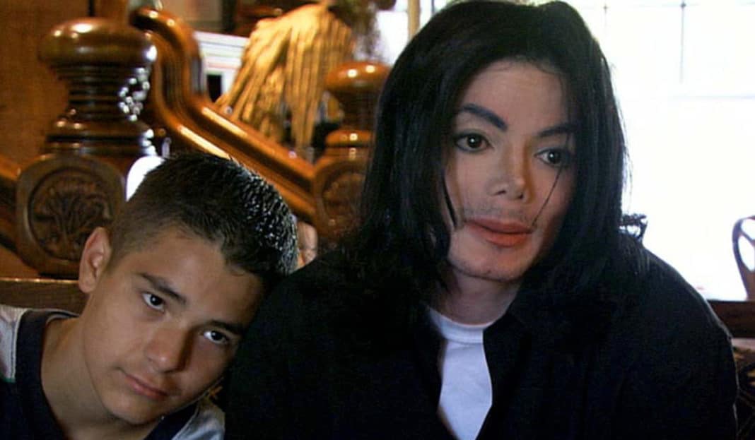 Gavin-Arvizo-and-Michael-Jackson.jpg