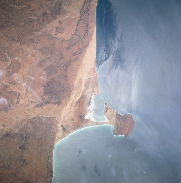 Hafun_from_space.jpg