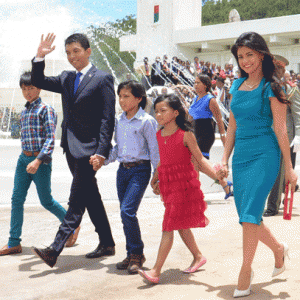 Famille-Rajoelina-300x300.gif