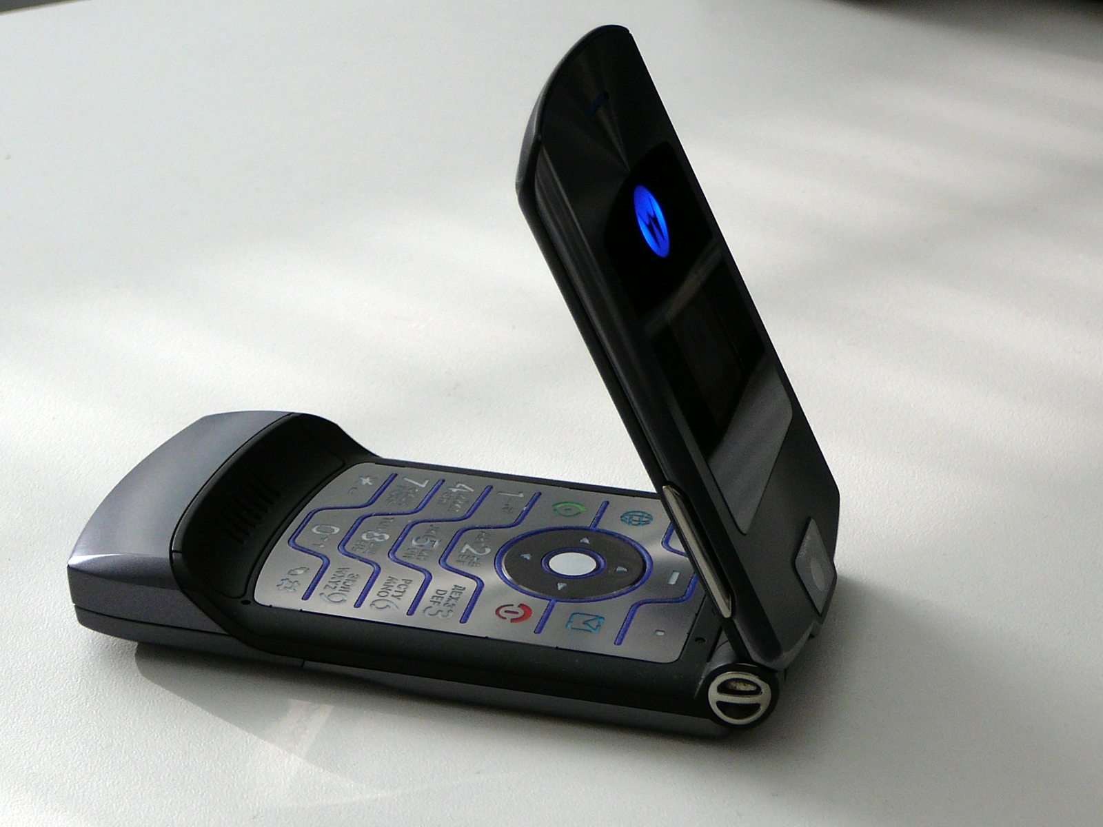 Motorola_RAZR_V3i_01.JPG