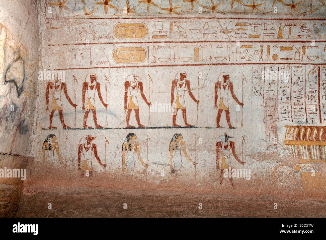 wall-paintings-in-the-tomb-of-king-tanwetamani-part-of-the-royal-cemetery-B5D5TW.jpg