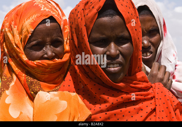 somali-women-celebrating-ethiopia-africa-b2a8x2.jpg
