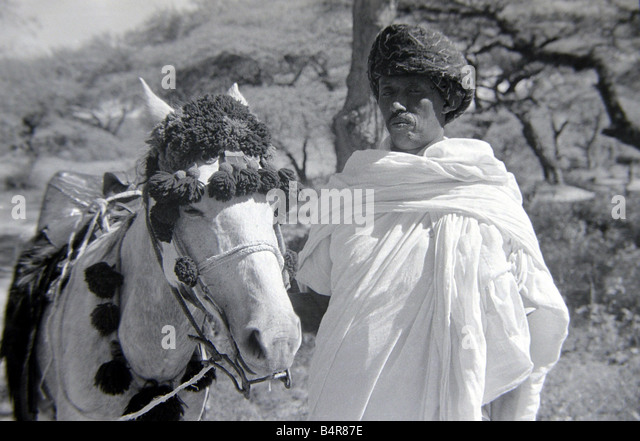 native-chief-hargeisha-of-somaliland-with-his-horse-circa-1935-animals-b4r87e.jpg