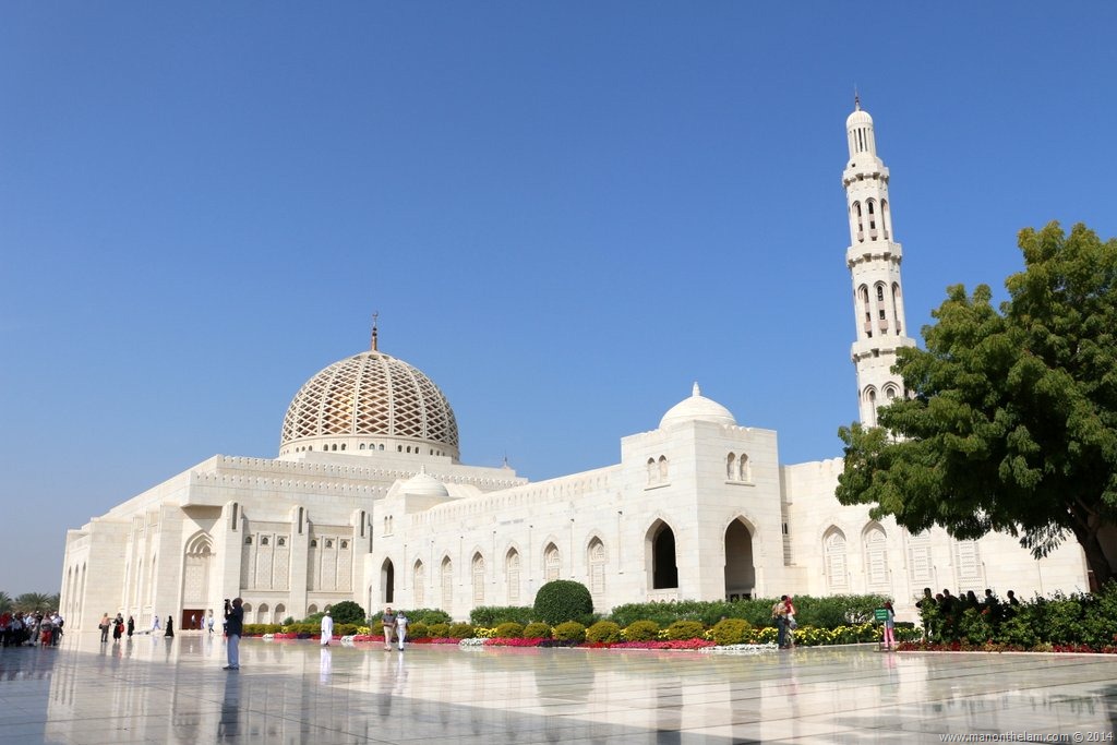 Sultan-Qaboos-Grand-Mosque.jpg