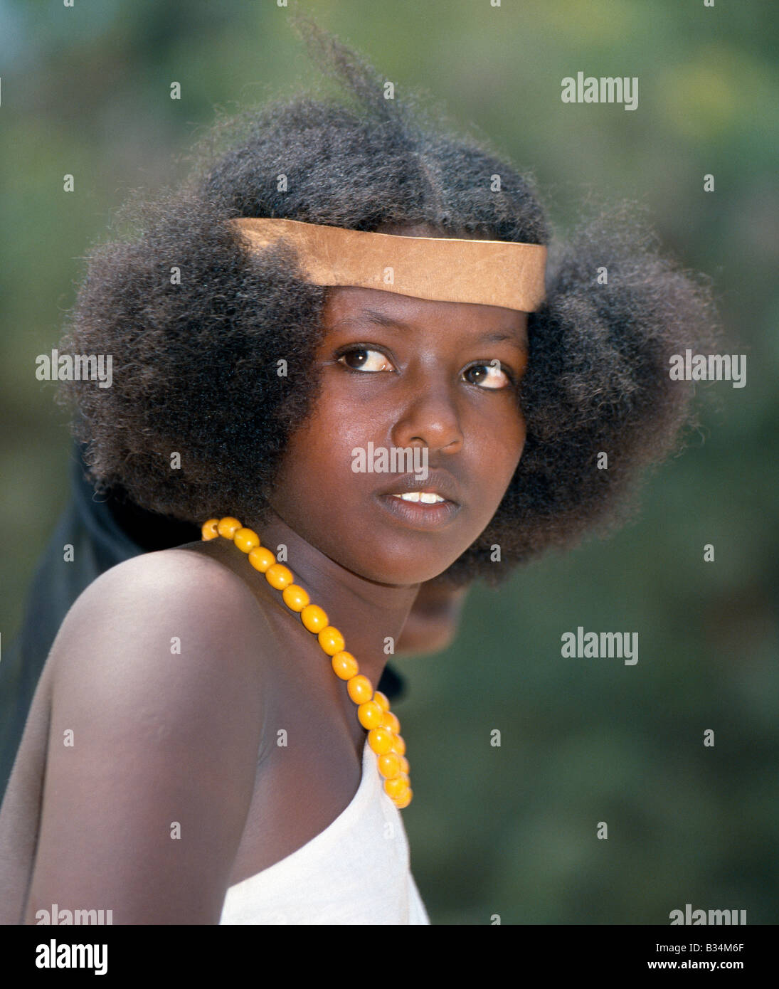kenya-northeastern-province-garissa-a-pretty-young-somali-girl-B34M6F.jpg
