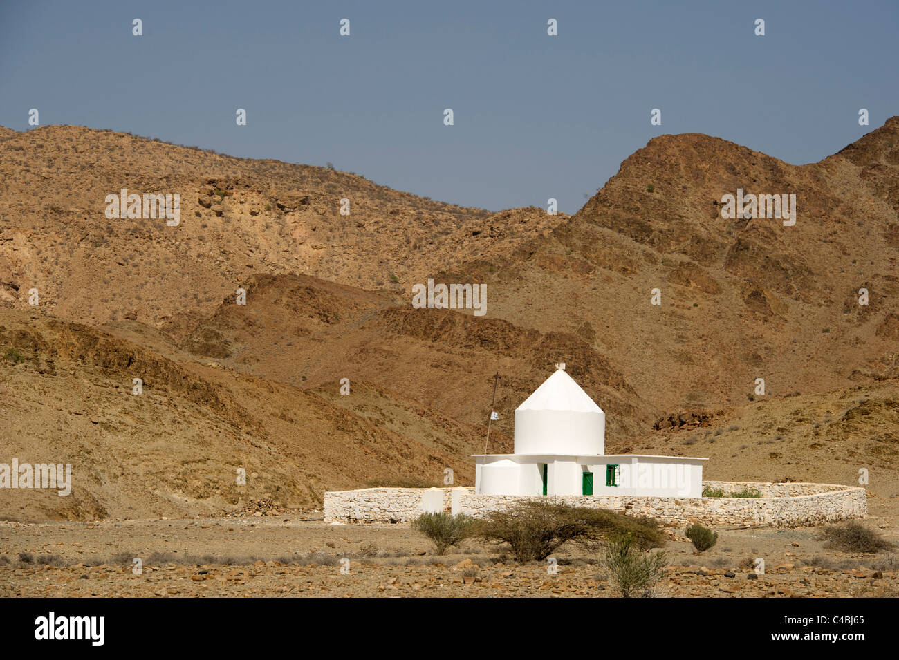 sheikh-issa-shrine-maydh-somaliland-somalia-C4BJ65.jpg
