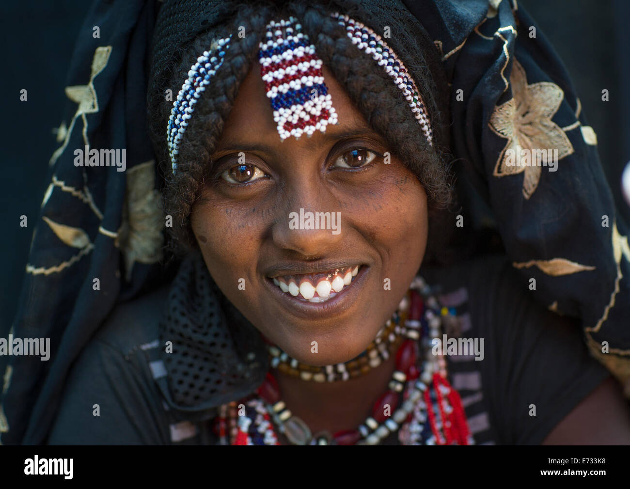 afar-tribe-woman-with-sharpened-teeth-assaita-afar-regional-state-E733K8.jpg