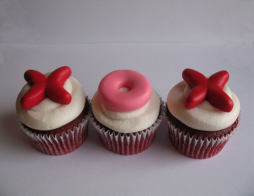 valentinescute-food-xo-cupcakes.jpg