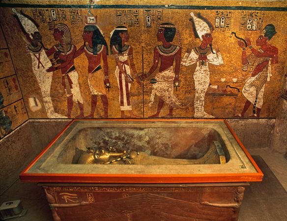 egypt-king-tut-tomb-replica-egypt_72675_600x450.jpg