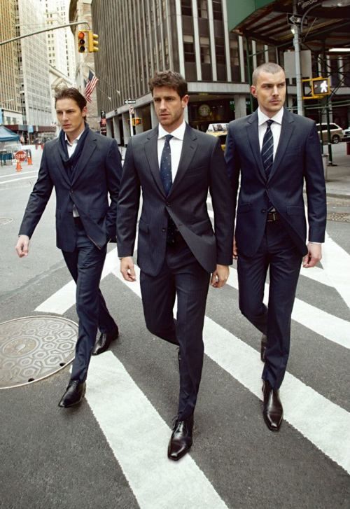 901518598825fb03c04518e2368b25d0--man-in-suit-suit-men.jpg