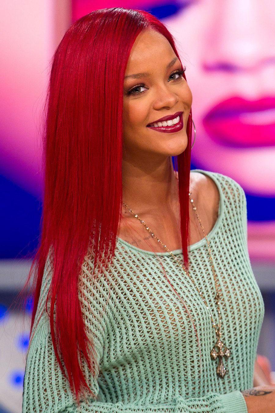 I miss her red hair : Rihanna