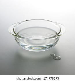 water-glass-bowl-260nw-174978593.jpg